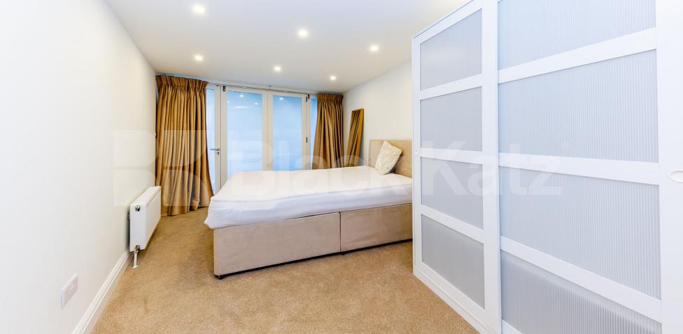 Modern furnished two bed mins to Regents Park and Camden Tube  Parkway, Regents Park